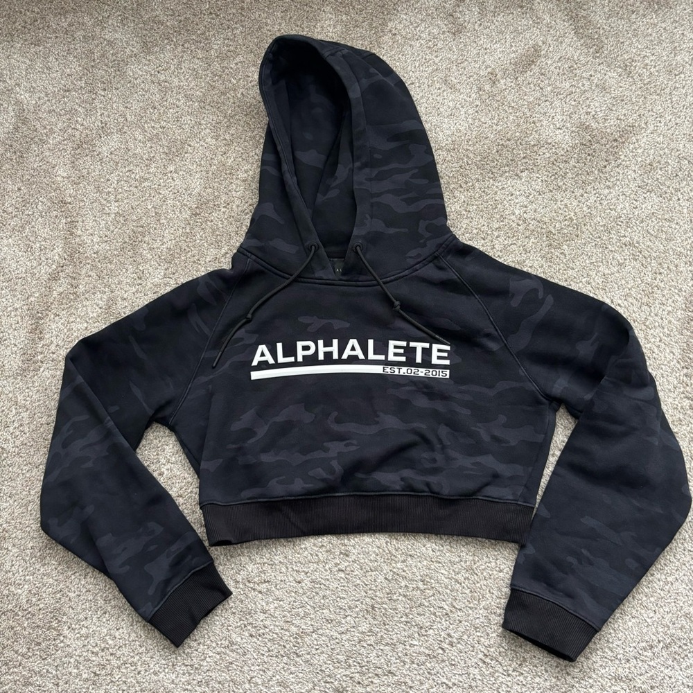 Alphalete Camo Cropped Hoodie